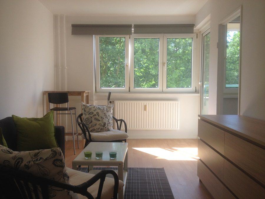 Beautiful Studio Apartment With Sunny Balcony In The Heart